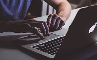 意甲媒体透露：阿莱格里要求米兰一线阵容压缩至23人，因无欧战，球员无需频繁轮换